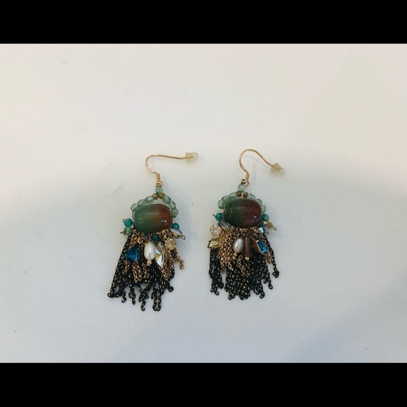 A pair of gorgeous statement earrings - Picture 2 of 2